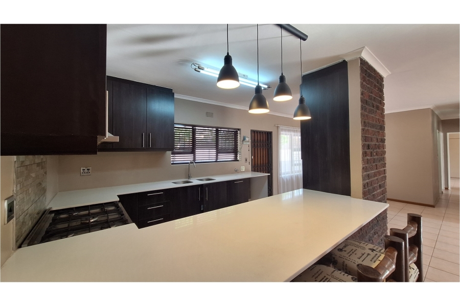 3 Bedroom Property for Sale in Middedorp Western Cape